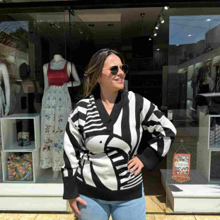 PULL TRICOT DECOTE V TUCA LEGAL