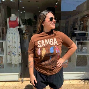 TSHIRT MEDIA NA AVENIDA MARROM FARM