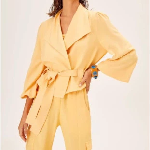 JAQUETA FAIXA AMARRACAO