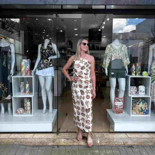 VESTIDO RETO CONCHAS