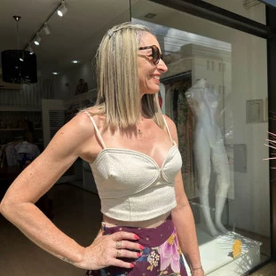 BLUSA CROPPED ALCINHA DECOTE ARREDONDADO TWEED FARM