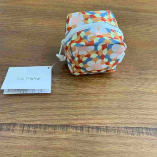 NECESSAIRE FARM CACULA PRAIA RJ RETRO