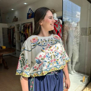 TSHIRT CROPPED COM MANGA ESTAMPA SONHO GUARANA FARM