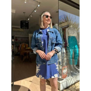 JAQUETA JEANS OVERSIZED RECORTES